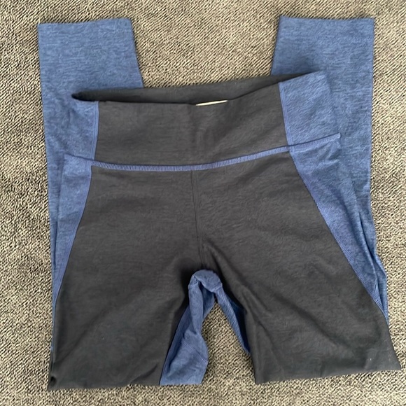 *FREE ADD-ON* Outdoor Voices Warmup Legging - Picture 1 of 6